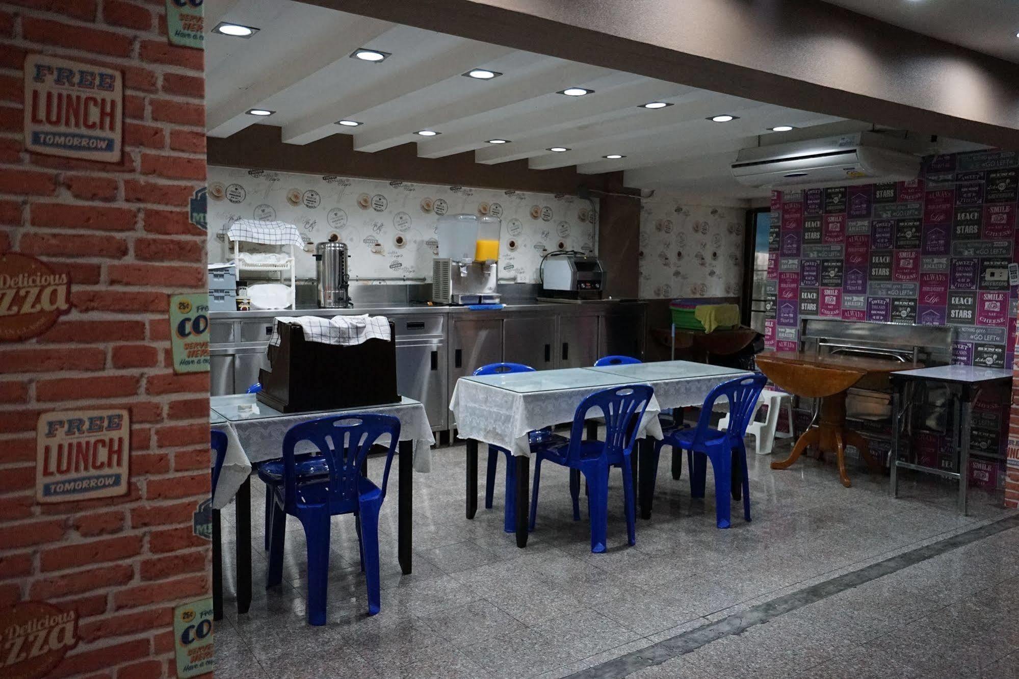 Banglumpoo Place Banguecoque Exterior foto